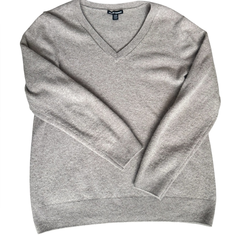 Women’s oatmeal V-Neck Sweater.  100% cashmere.  Very soft.  Like new.